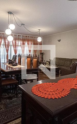 Casa à venda com 240m², 4 quartos e 2 vagas Casa à venda com 240m², 4 quartos e 2 vagassala