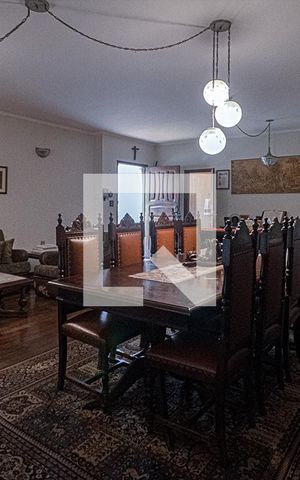 Casa à venda com 240m², 4 quartos e 2 vagas Casa à venda com 240m², 4 quartos e 2 vagassala