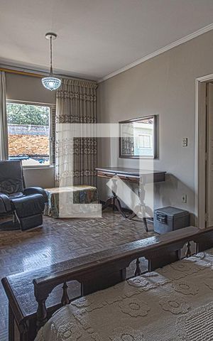 Casa à venda com 240m², 4 quartos e 2 vagas Casa à venda com 240m², 4 quartos e 2 vagassuíte2