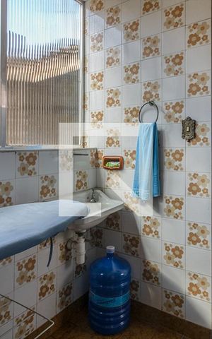 Casa à venda com 240m², 4 quartos e 2 vagas Casa à venda com 240m², 4 quartos e 2 vagasárea de serviço1