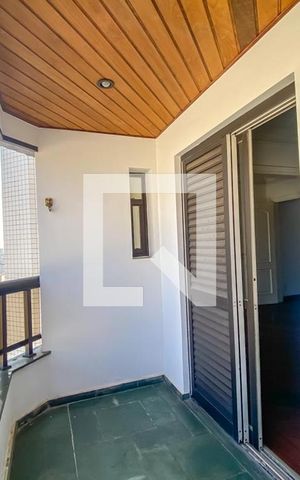 Apartamento para alugar com 400m², 3 quartos e 5 vagas Apartamento para alugar com 400m², 3 quartos e 5 vagasVaranda da Suíte 3