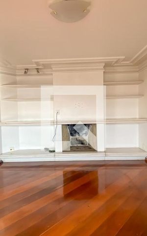 Apartamento para alugar com 400m², 3 quartos e 5 vagas Apartamento para alugar com 400m², 3 quartos e 5 vagasSala de Lareira