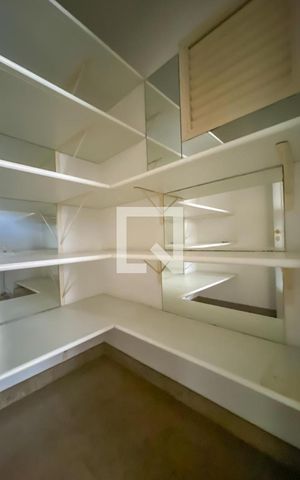 Apartamento para alugar com 400m², 3 quartos e 5 vagas Apartamento para alugar com 400m², 3 quartos e 5 vagasDespensa