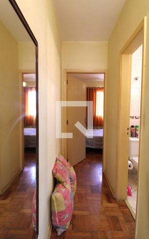 Casa à venda com 84m², 3 quartos e 2 vagasCorredor - Quartos