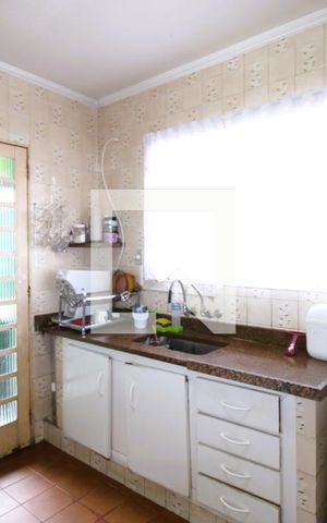 Casa à venda com 84m², 3 quartos e 2 vagasCozinha