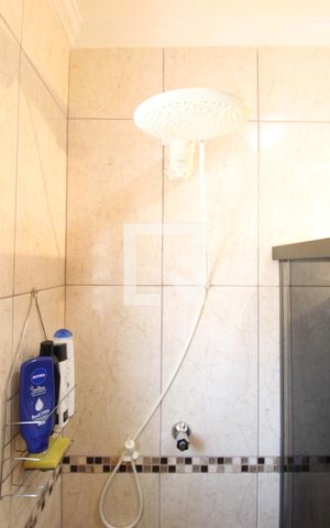 Casa à venda com 84m², 3 quartos e 2 vagasBanheiro 1