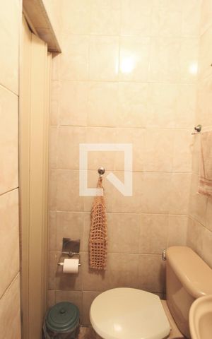 Casa à venda com 84m², 3 quartos e 2 vagas Casa à venda com 84m², 3 quartos e 2 vagasBanheiro 2