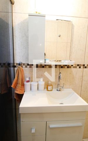 Casa à venda com 84m², 3 quartos e 2 vagasBanheiro 1