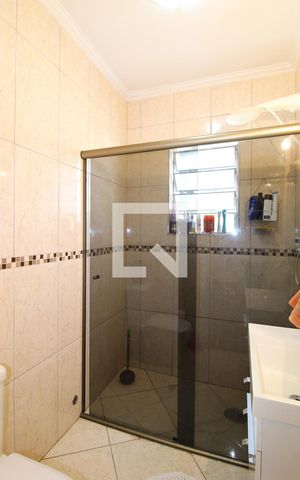 Casa à venda com 84m², 3 quartos e 2 vagasBanheiro 1