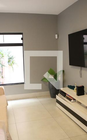 Casa à venda com 261m², 4 quartos e 2 vagasSala
