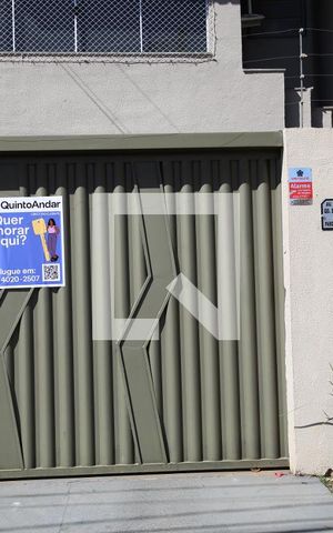 Casa à venda com 261m², 4 quartos e 2 vagasFachada