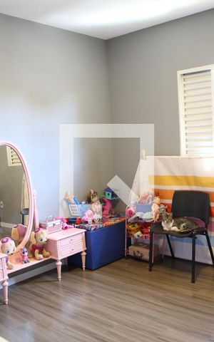 Casa à venda com 261m², 4 quartos e 2 vagasQuarto 2