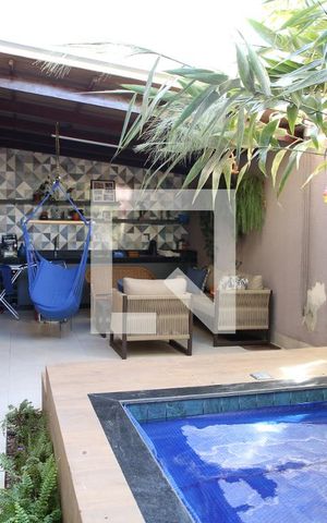 Casa à venda com 261m², 4 quartos e 2 vagasVaranda