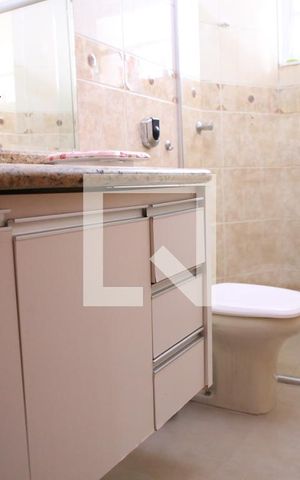 Casa à venda com 261m², 4 quartos e 2 vagasBanheiro do Quarto 1