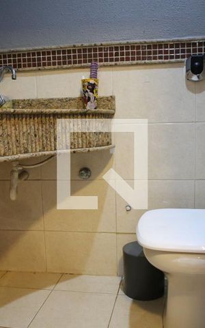 Casa à venda com 261m², 4 quartos e 2 vagasLavabo
