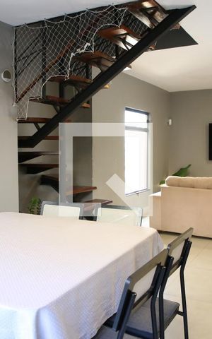 Casa à venda com 261m², 4 quartos e 2 vagasSala