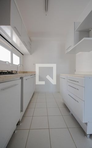 Apartamento para alugar com 107m², 3 quartos e 2 vagas Apartamento para alugar com 107m², 3 quartos e 2 vagasCozinha