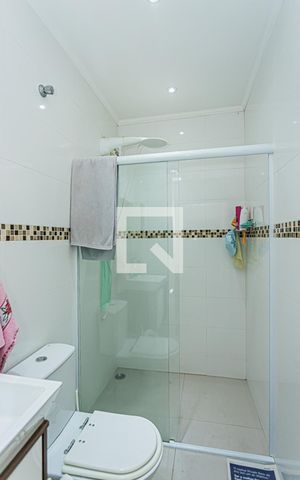 Casa à venda com 230m², 4 quartos e 2 vagas Casa à venda com 230m², 4 quartos e 2 vagasBanheiro - edícula