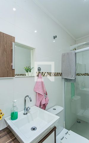 Casa à venda com 230m², 4 quartos e 2 vagas Casa à venda com 230m², 4 quartos e 2 vagasBanheiro - edícula