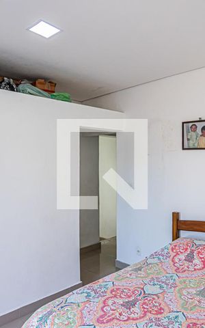 Casa à venda com 230m², 4 quartos e 2 vagas Casa à venda com 230m², 4 quartos e 2 vagasQuarto