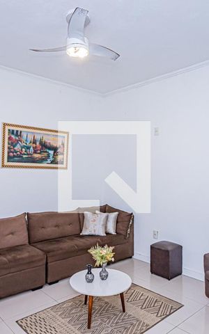 Casa à venda com 230m², 4 quartos e 2 vagas Casa à venda com 230m², 4 quartos e 2 vagasSala - edícula