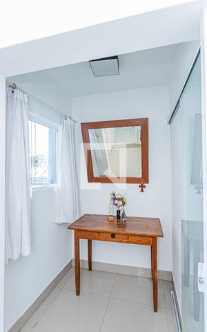 Casa à venda com 230m², 4 quartos e 2 vagas Casa à venda com 230m², 4 quartos e 2 vagasHall dos quartos