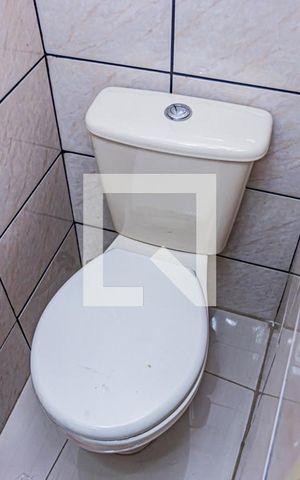Casa à venda com 230m², 4 quartos e 2 vagas Casa à venda com 230m², 4 quartos e 2 vagasLavabo - edícula