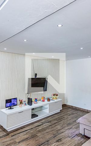 Casa à venda com 230m², 4 quartos e 2 vagas Casa à venda com 230m², 4 quartos e 2 vagasSala