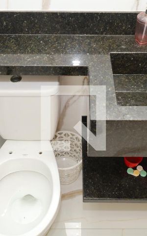 Casa à venda com 250m², 3 quartos e 2 vagasBanheiro