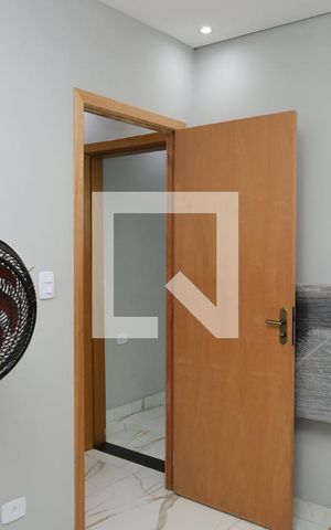 Casa à venda com 250m², 3 quartos e 2 vagasQuarto de serviço 