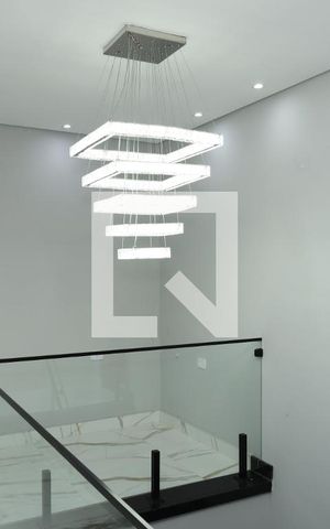 Casa à venda com 250m², 3 quartos e 2 vagasCorredor 