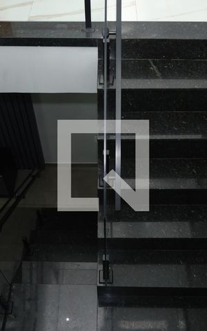 Casa à venda com 250m², 3 quartos e 2 vagasEscada