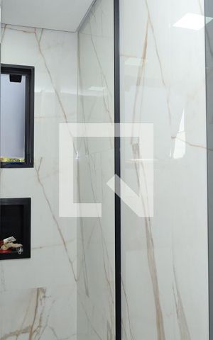 Casa à venda com 250m², 3 quartos e 2 vagasBanheiro
