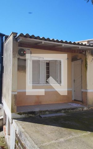 Casa à venda com 100m², 4 quartos e 6 vagasFachada e Garagem