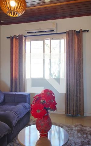 Casa à venda com 100m², 4 quartos e 6 vagasSala