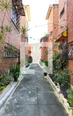 Casa à venda com 120m², 2 quartos e 1 vaga Casa à venda com 120m², 2 quartos e 1 vagaÁrea comum