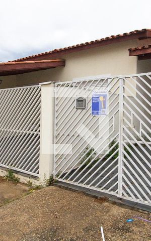Casa para alugar com 120m², 3 quartos e 4 vagas Casa para alugar com 120m², 3 quartos e 4 vagasFachada