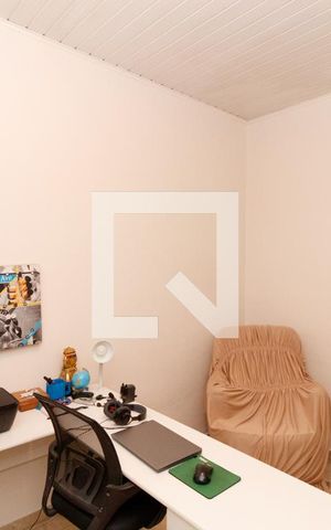Casa à venda com 360m², 3 quartos e 4 vagas Casa à venda com 360m², 3 quartos e 4 vagasQuarto