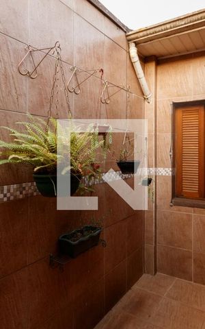 Casa à venda com 360m², 3 quartos e 4 vagas Casa à venda com 360m², 3 quartos e 4 vagasSala