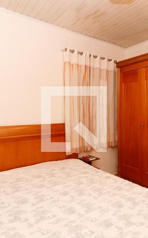 Casa à venda com 360m², 3 quartos e 4 vagas Casa à venda com 360m², 3 quartos e 4 vagasQuarto 2