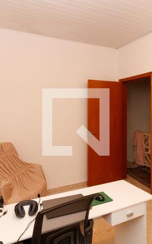Casa à venda com 360m², 3 quartos e 4 vagas Casa à venda com 360m², 3 quartos e 4 vagasQuarto