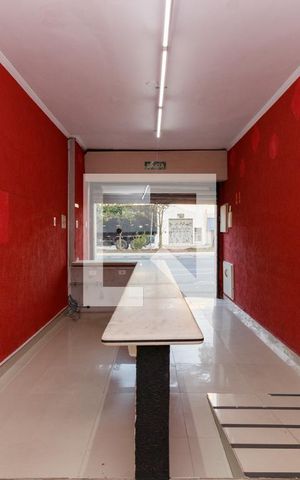 Casa à venda com 360m², 3 quartos e 4 vagas Casa à venda com 360m², 3 quartos e 4 vagasÁrea comum