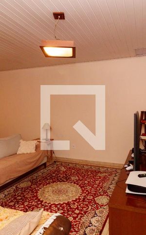 Casa à venda com 360m², 3 quartos e 4 vagas Casa à venda com 360m², 3 quartos e 4 vagasSala