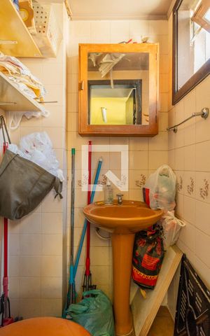 Casa à venda com 300m², 4 quartos e 1 vaga Casa à venda com 300m², 4 quartos e 1 vagaLavabo