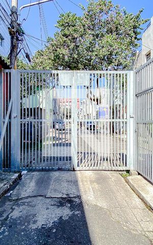 Casa à venda com 70m², 4 quartos e 1 vagaFachada
