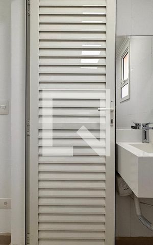 Apartamento para alugar com 100m², 2 quartos e 3 vagas Apartamento para alugar com 100m², 2 quartos e 3 vagasBanheiro de serviço
