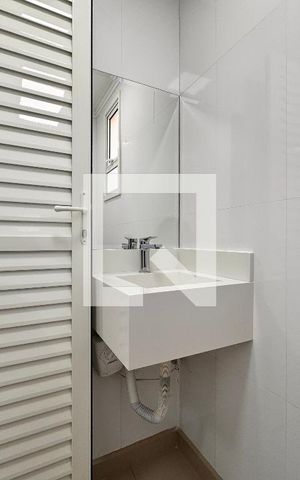 Apartamento para alugar com 100m², 2 quartos e 3 vagas Apartamento para alugar com 100m², 2 quartos e 3 vagasBanheiro de serviço