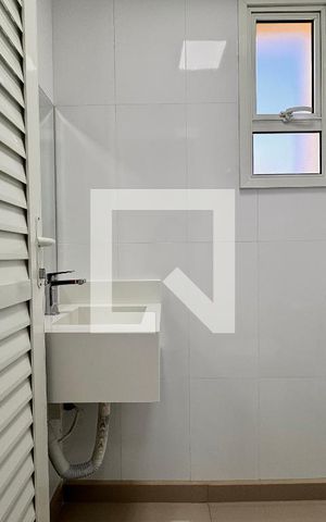 Apartamento para alugar com 100m², 2 quartos e 3 vagas Apartamento para alugar com 100m², 2 quartos e 3 vagasBanheiro de serviço