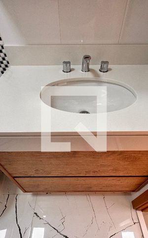Apartamento para alugar com 100m², 2 quartos e 3 vagas Apartamento para alugar com 100m², 2 quartos e 3 vagasBanheiro