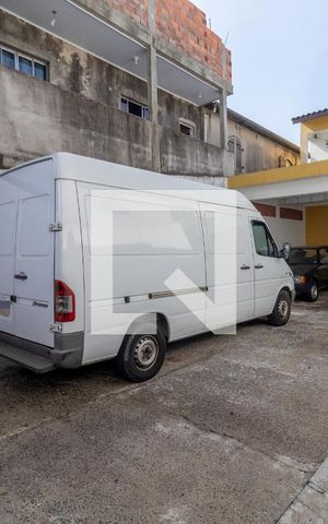 Casa à venda com 228m², 3 quartos e 6 vagas Casa à venda com 228m², 3 quartos e 6 vagasGaragem